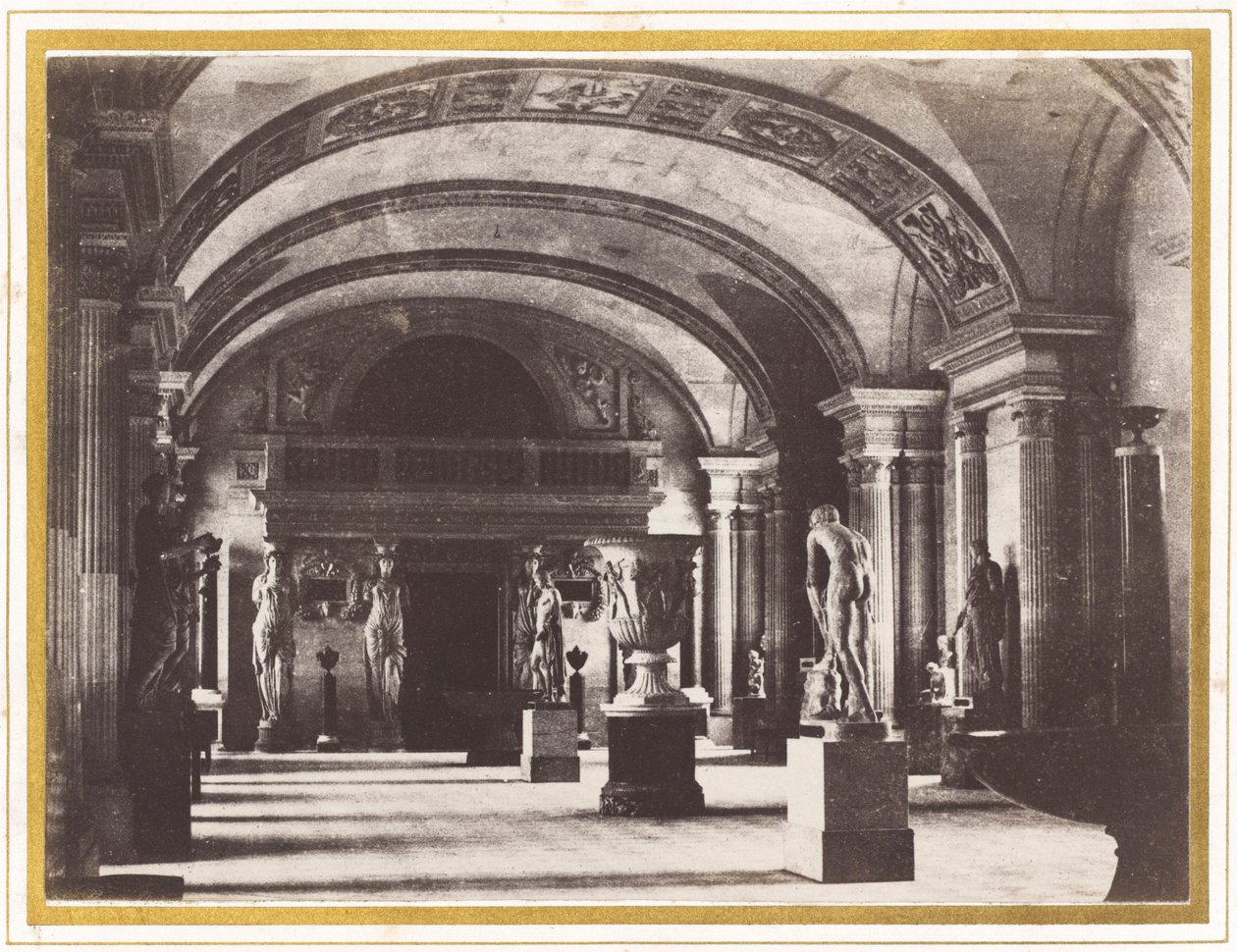 Sala delle Cariatidi, al Museo del Louvre da Charles Marville