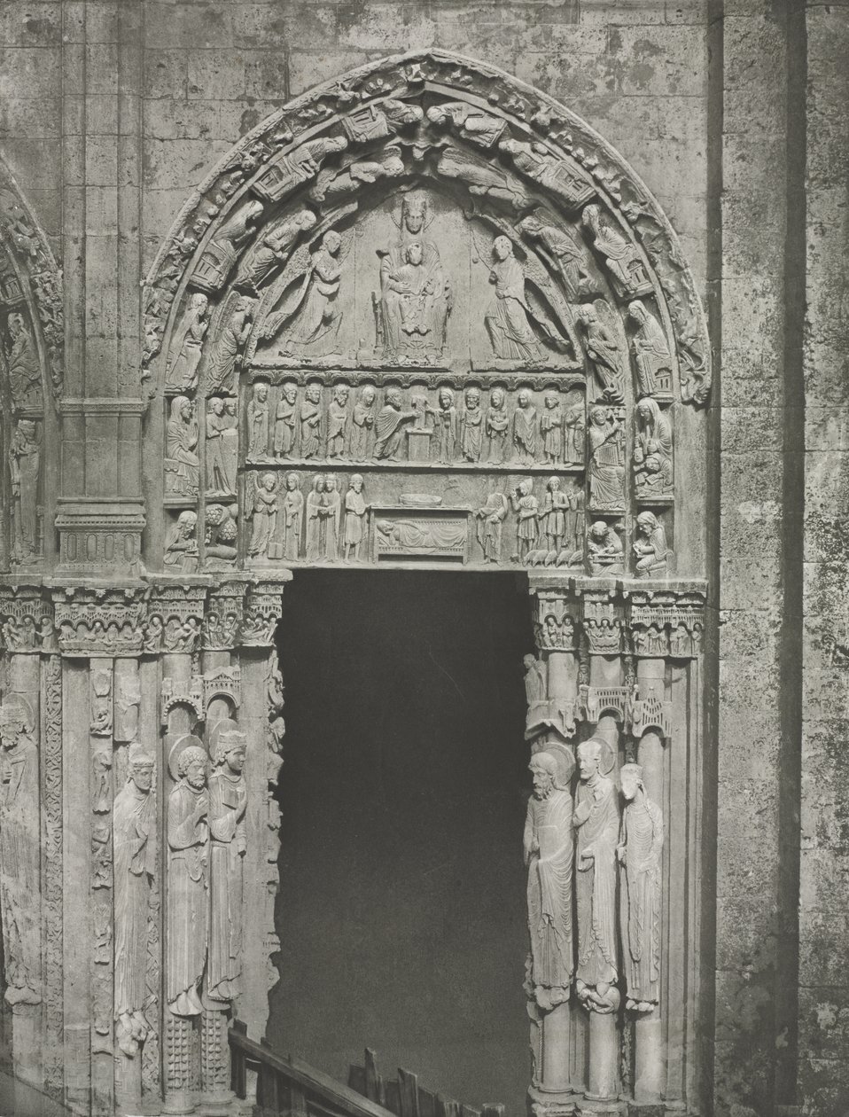 Cattedrale di Chartres: Porta destra del Portale Reale con Nostra Signora di Chartres da Charles Nègre