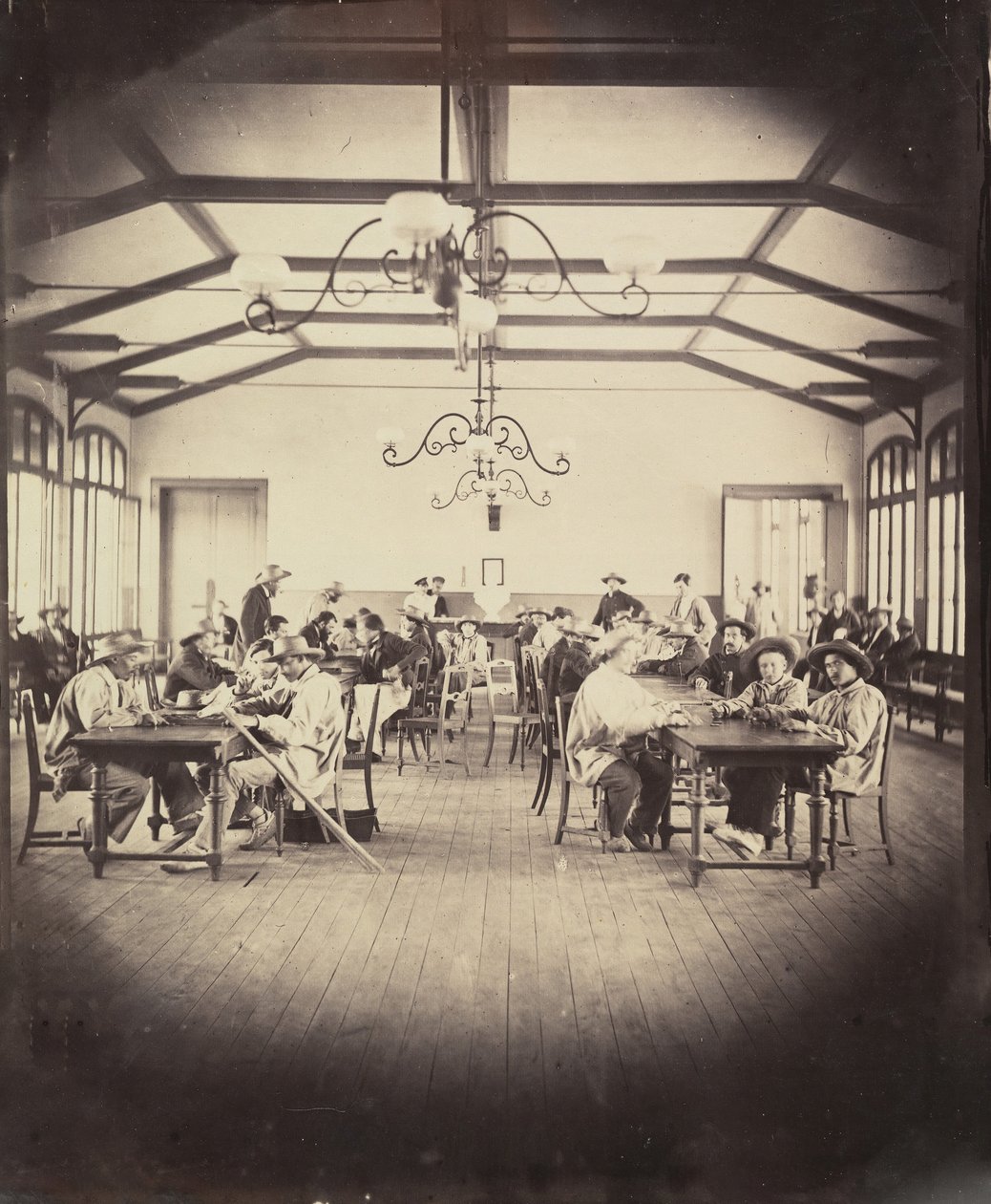 Asilo imperiale di Vincennes, sala da gioco, 1858-59 da Charles Nègre