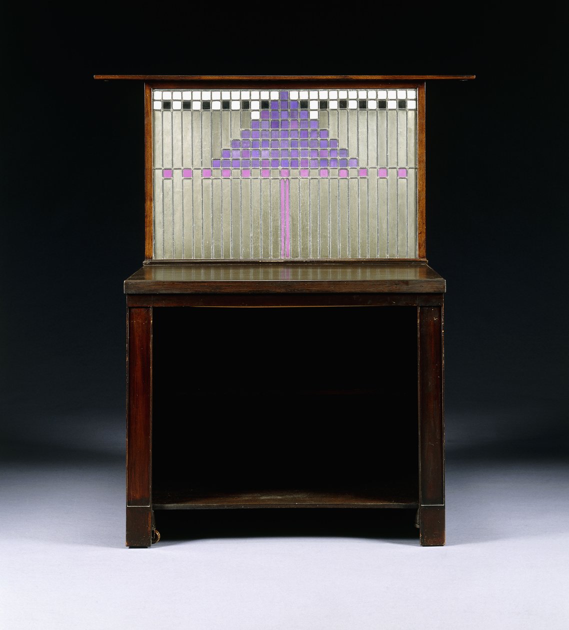 Un mobile da scrittura progettato per Walter W. Blackie Esq., Hill House, Edimburgo da Charles Rennie Mackintosh