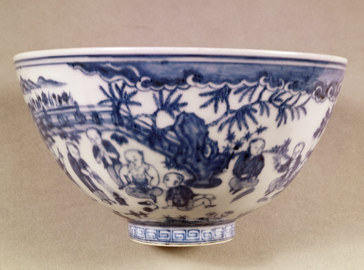 Ciotola blu e bianca decorata con un paesaggio con figure, 1450-1500 da Chinese School