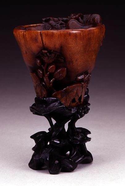 Coppa per libagioni, periodo Qianlong 1736-95, dinastia Ching da Chinese School