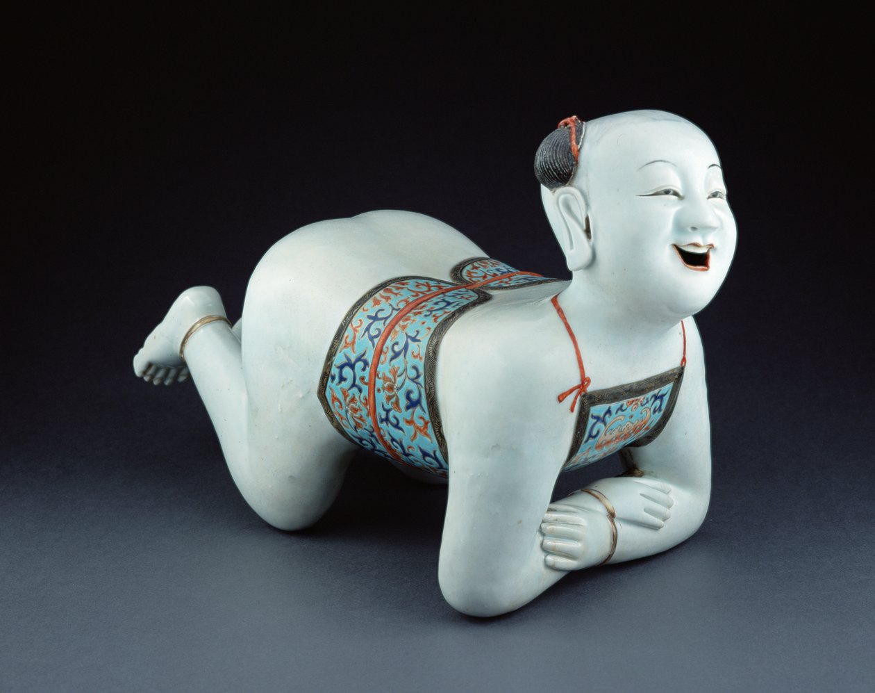 Cuscino di porcellana cinese a forma di ragazzo semi-nudo da Chinese School