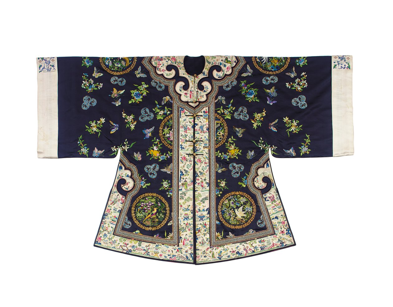 Cappotto informale ricamato in blu notte delle donne Han, waitao, 3° quarto del XIX secolo da Chinese School