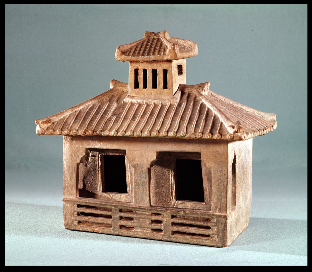 Modello funerario di una casa, Dinastia Han (206 a.C.-220 d.C.) da Chinese School