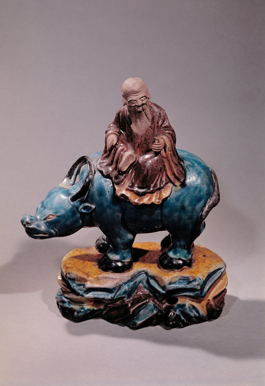 Lao-Tzu (c.604-531 a.C.) sul suo bufalo, dinastia Qing (ceramica) da Chinese School