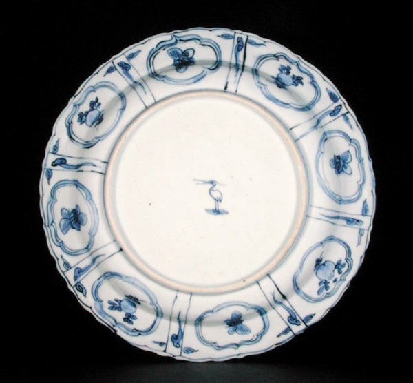 Parte inferiore di un piatto kraak blu e bianco, marchio Egret, Wanli, 1595-1605 da Chinese School Chinese School