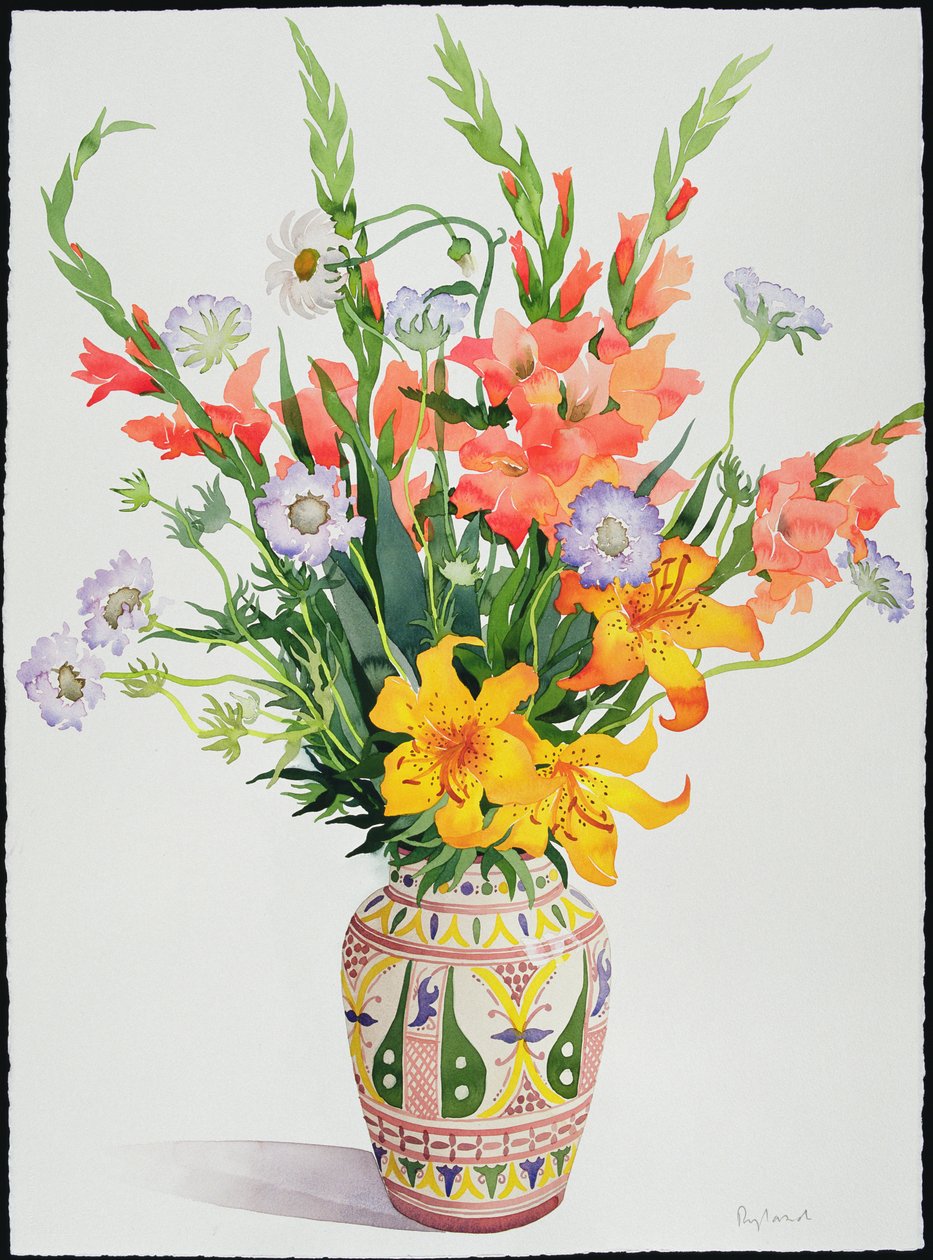 Fiori arancioni e blu in un vaso marocchino da Christopher Ryland