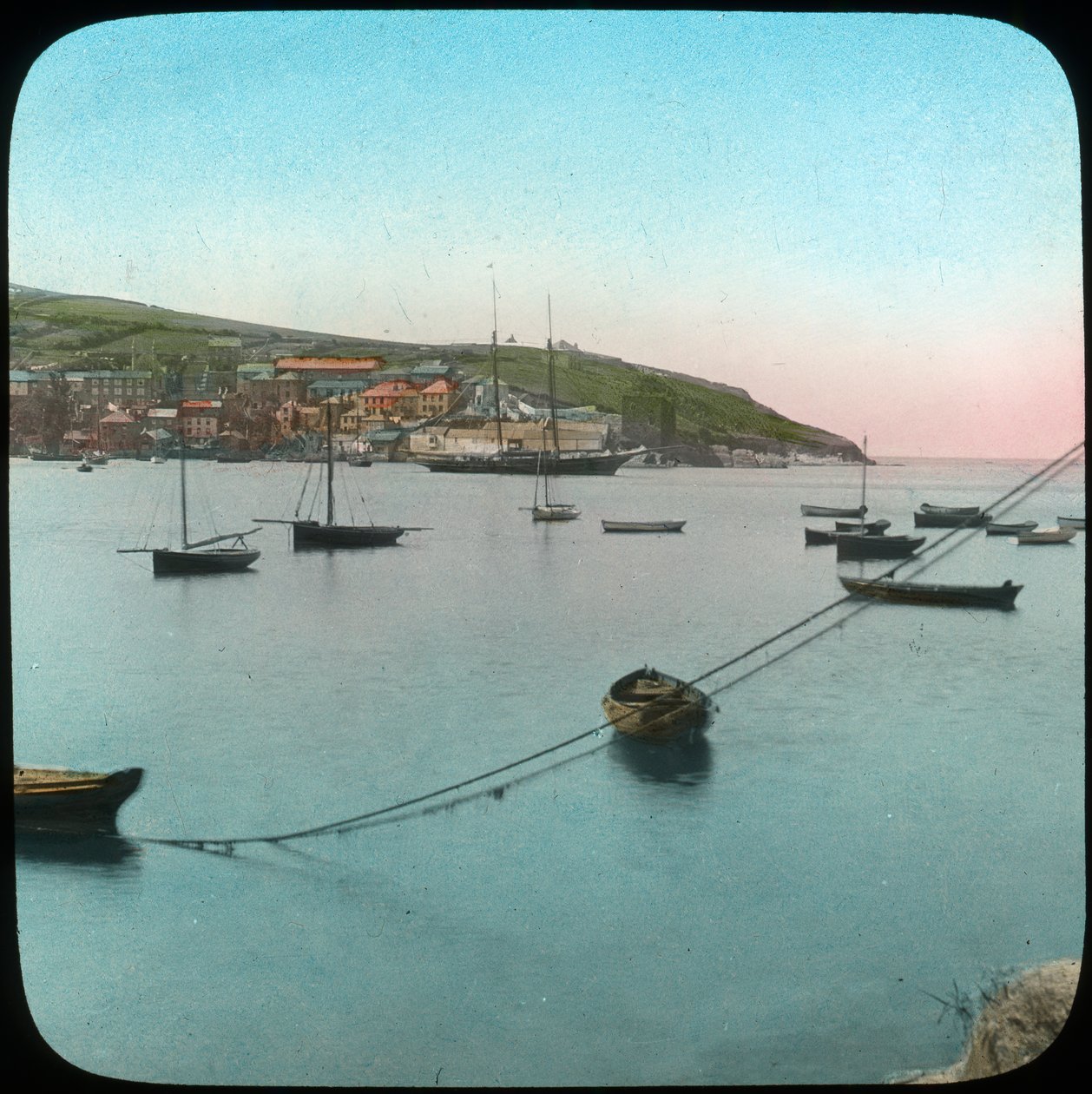 Polruan da Fowey, Cornovaglia, fine XIX o inizio XX secolo da Church Army Lantern Department