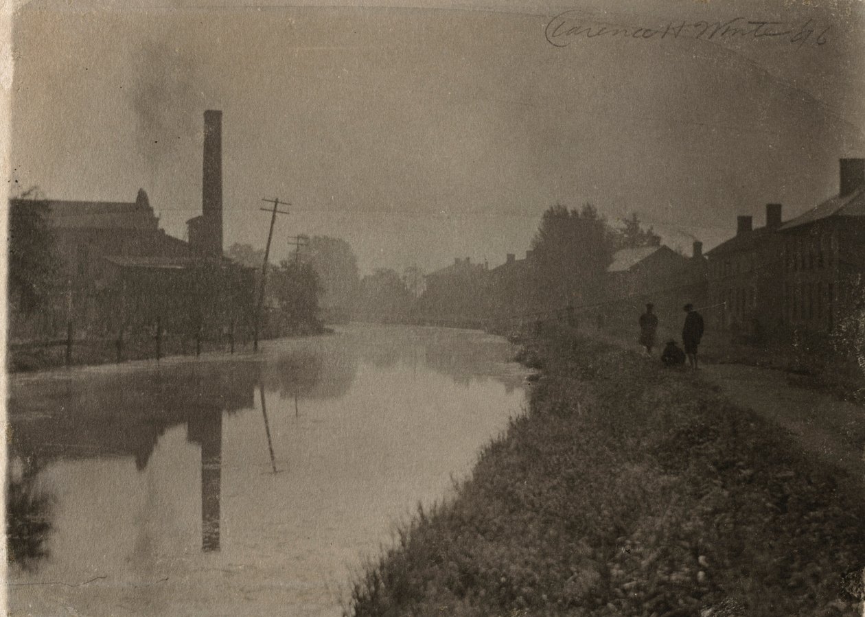 Lungo il vecchio canale da Clarence H. White