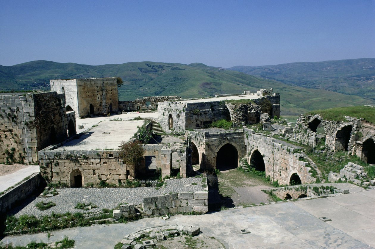 Vista del castello di Krak des Chevaliers dal mastio, costruito c.1143 da Crusader Period