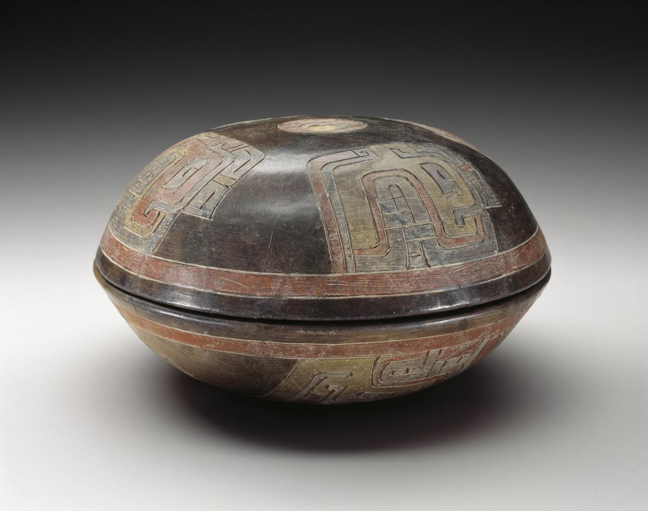 Doppia ciotola con motivi astratti, 900-200 a.C. (terracotta con pittura a resina policroma) da Culture Paracas