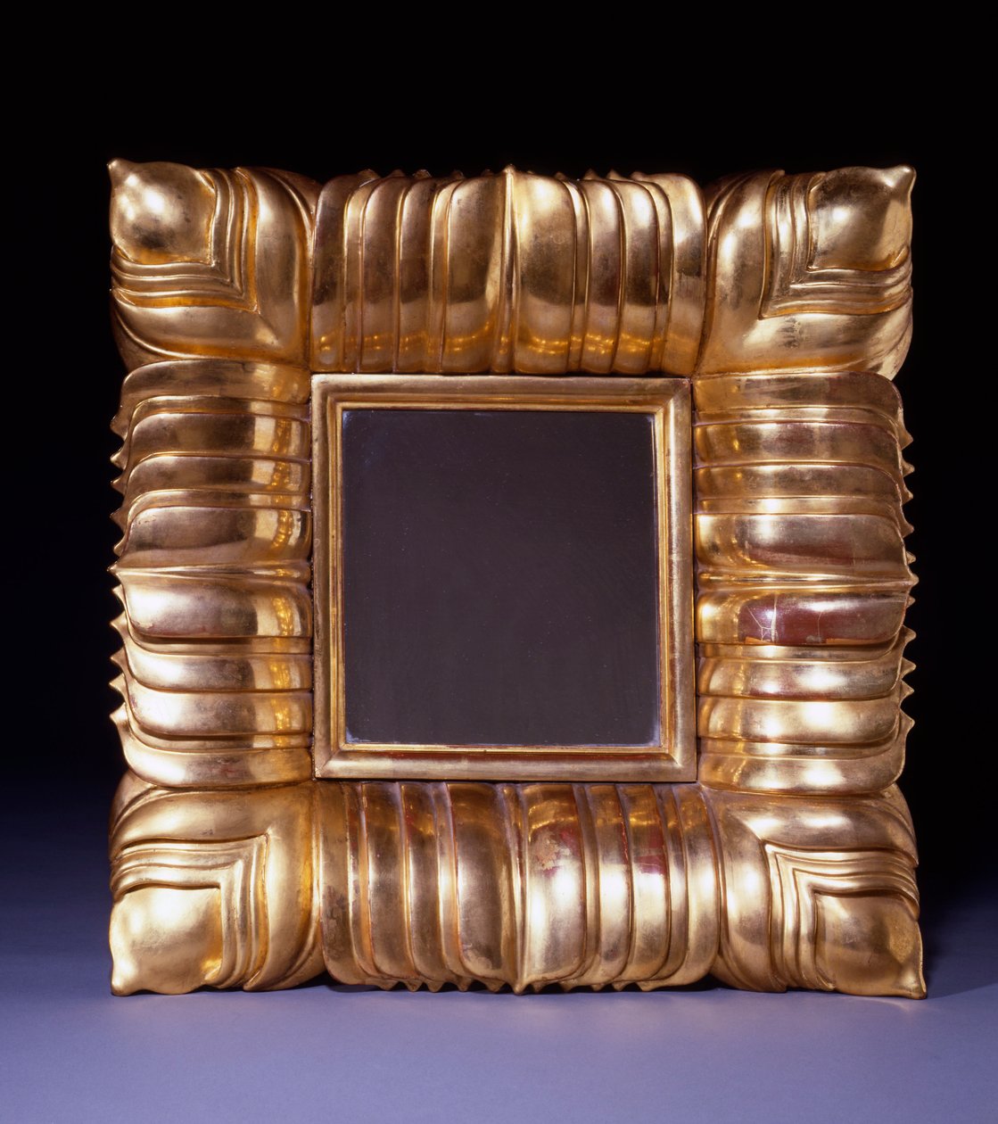 Uno specchio dorato, disegnato da Dagobert Peche, c.1925 da Dagobert Peche
