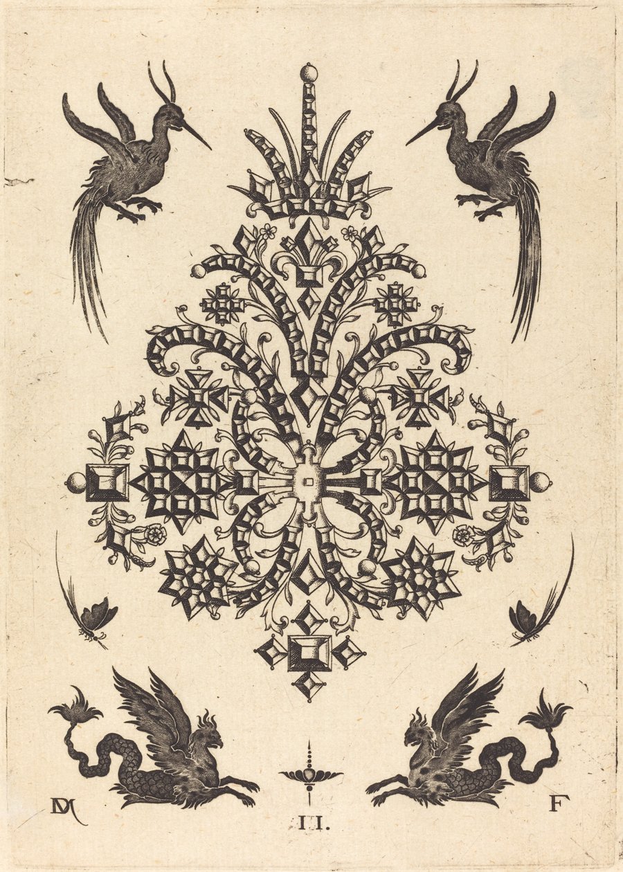 Spilla con pietre e grifoni alati sopra e sotto da Daniel Mignot