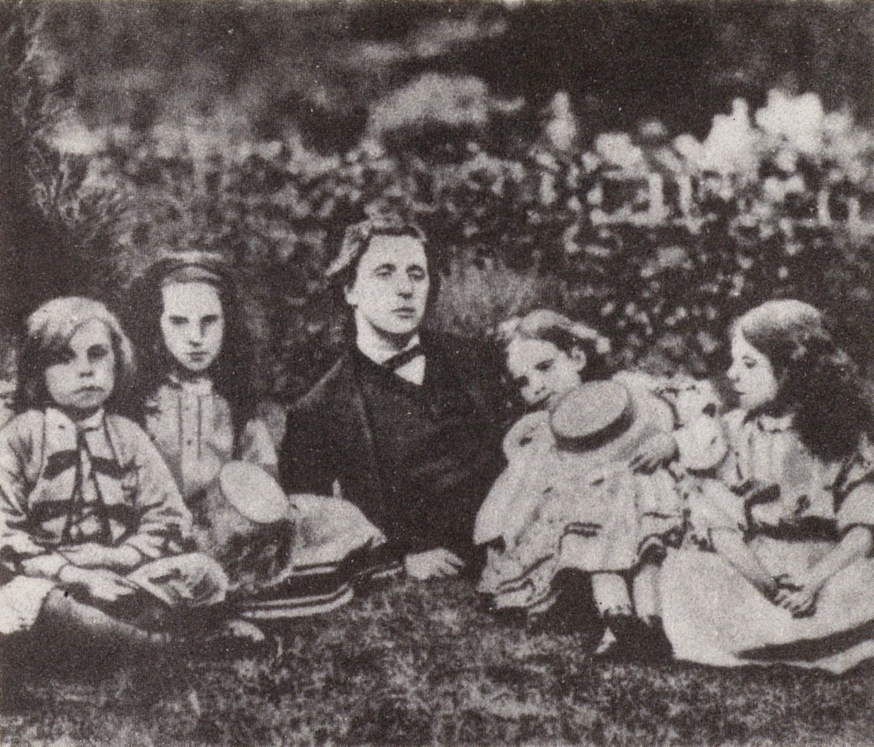 Lewis Carroll con i bambini Macdonald (foto b/n) da David Scott Lieutenant-Colonel (after) Dodgson