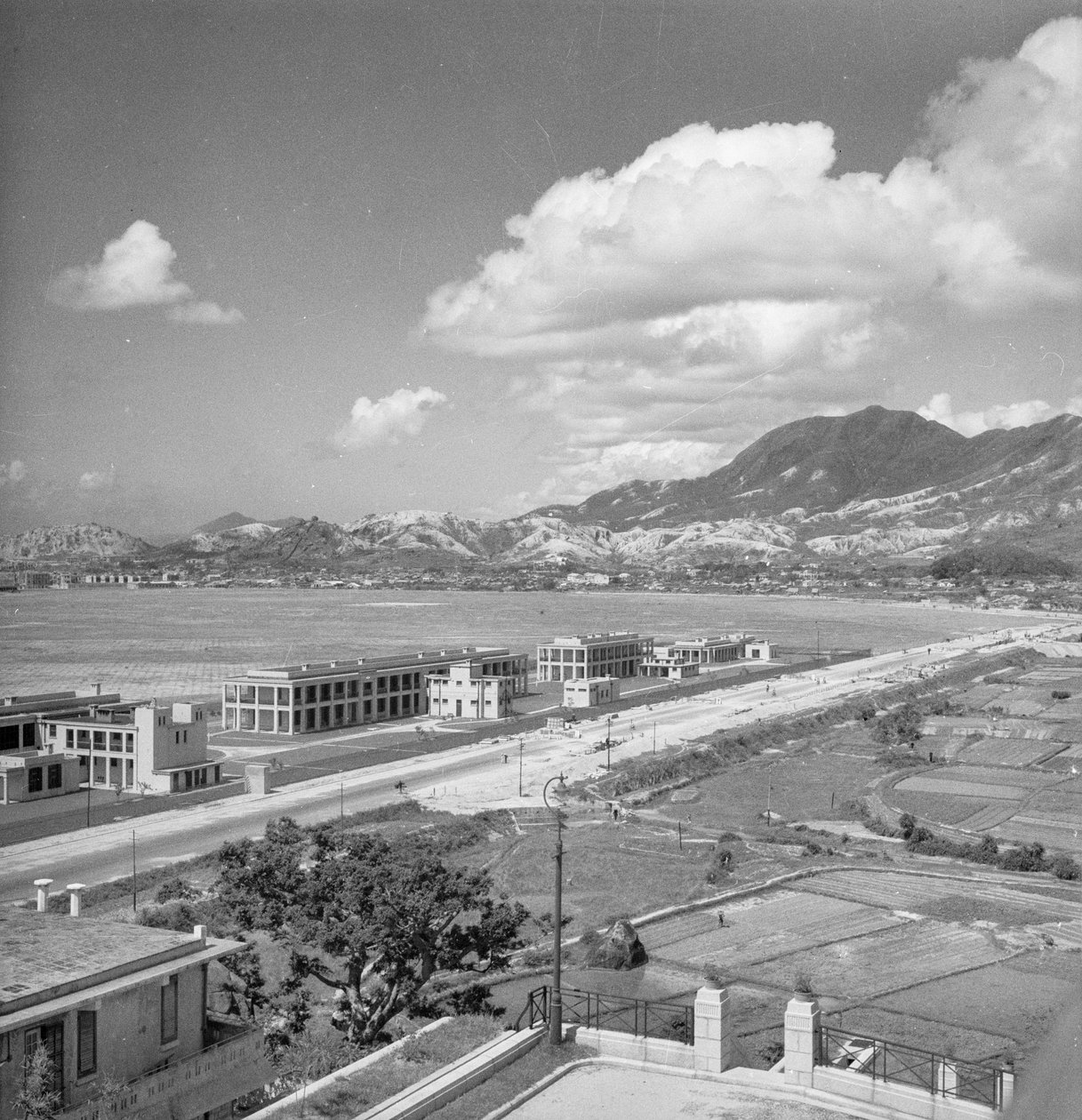 Aerodromo di Kai Tak, Hong Kong da David Watkin Waters