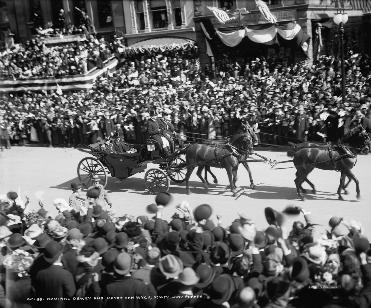 Ammiraglio Dewey e sindaco Van Wyck, parata terrestre di Dewey, 30 settembre 1899 da Detroit Publishing Co.