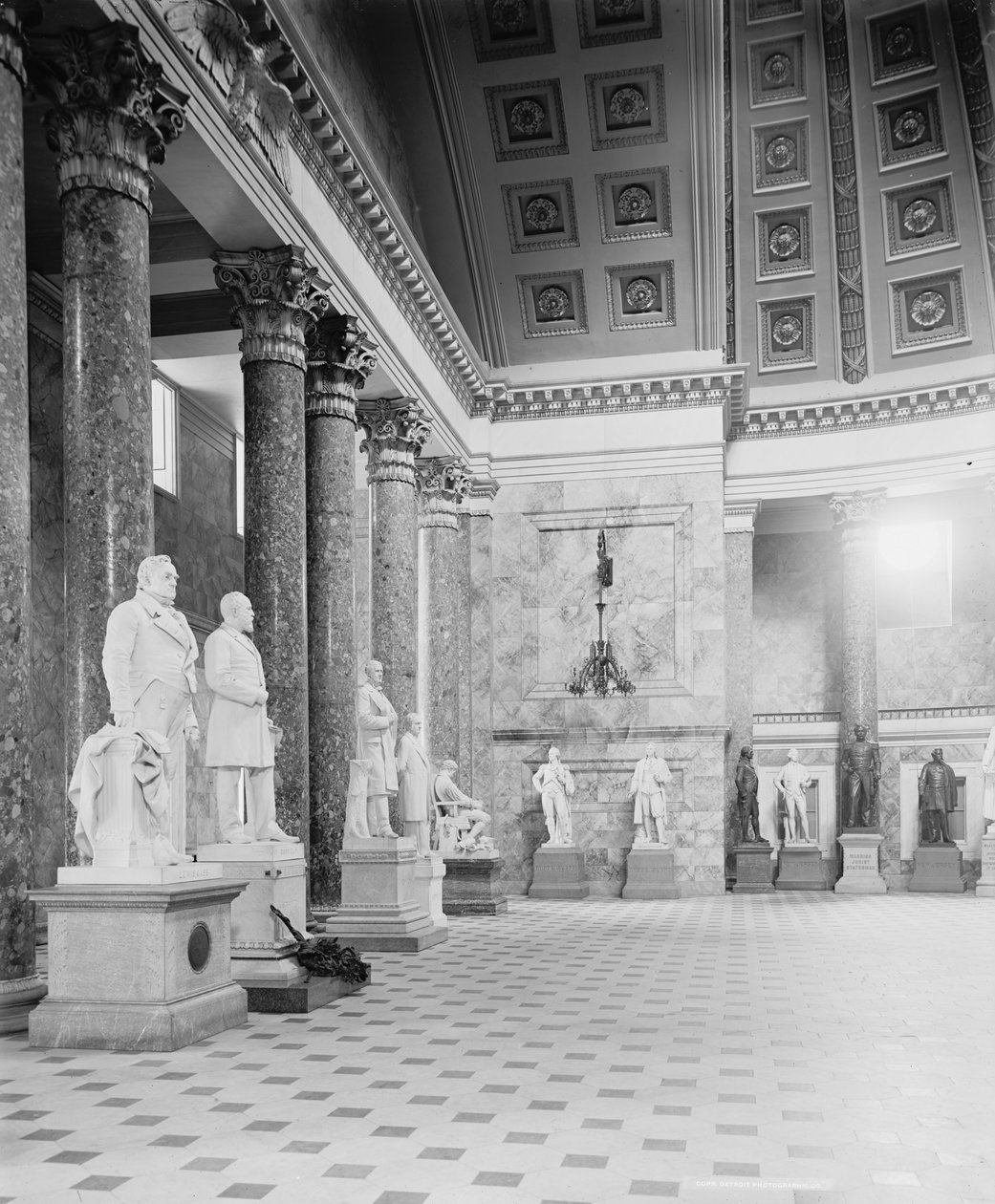 Un angolo nella Sala delle Statue, il Campidoglio a Washington, D.C., c.1904 da Detroit Publishing Co.