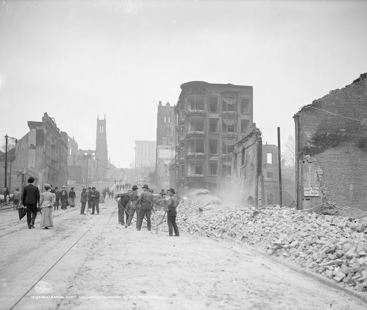 Rimozione dei detriti in California Street, San Francisco da Detroit Publishing Co.