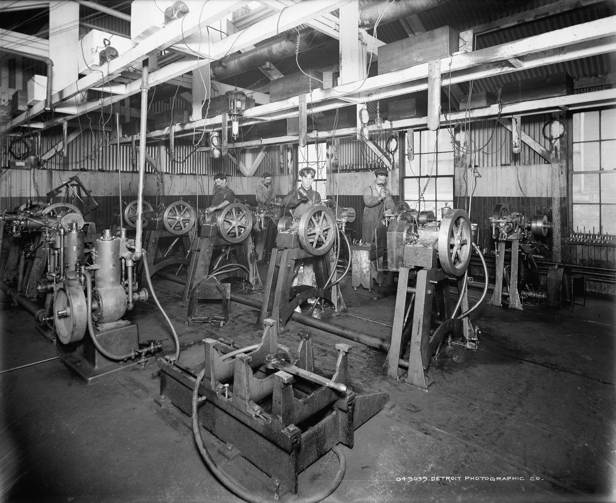La sala di prova, Leland & Faulconer Manufacturing Company, Detroit da Detroit Publishing Co.