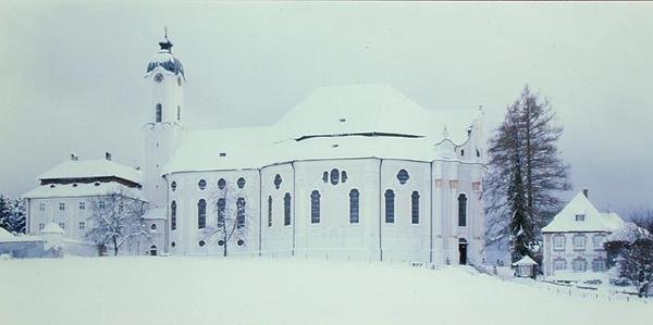 Vista della Wieskirche nella neve da Dominikus Zimmermann