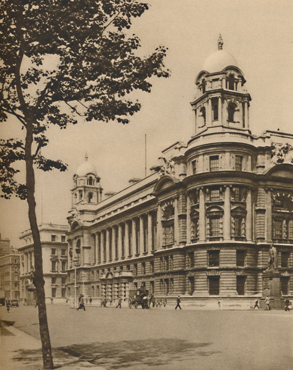 Il cervello della difesa: Ufficio della guerra britannico a Whitehall, c1935 da Donald McLeish