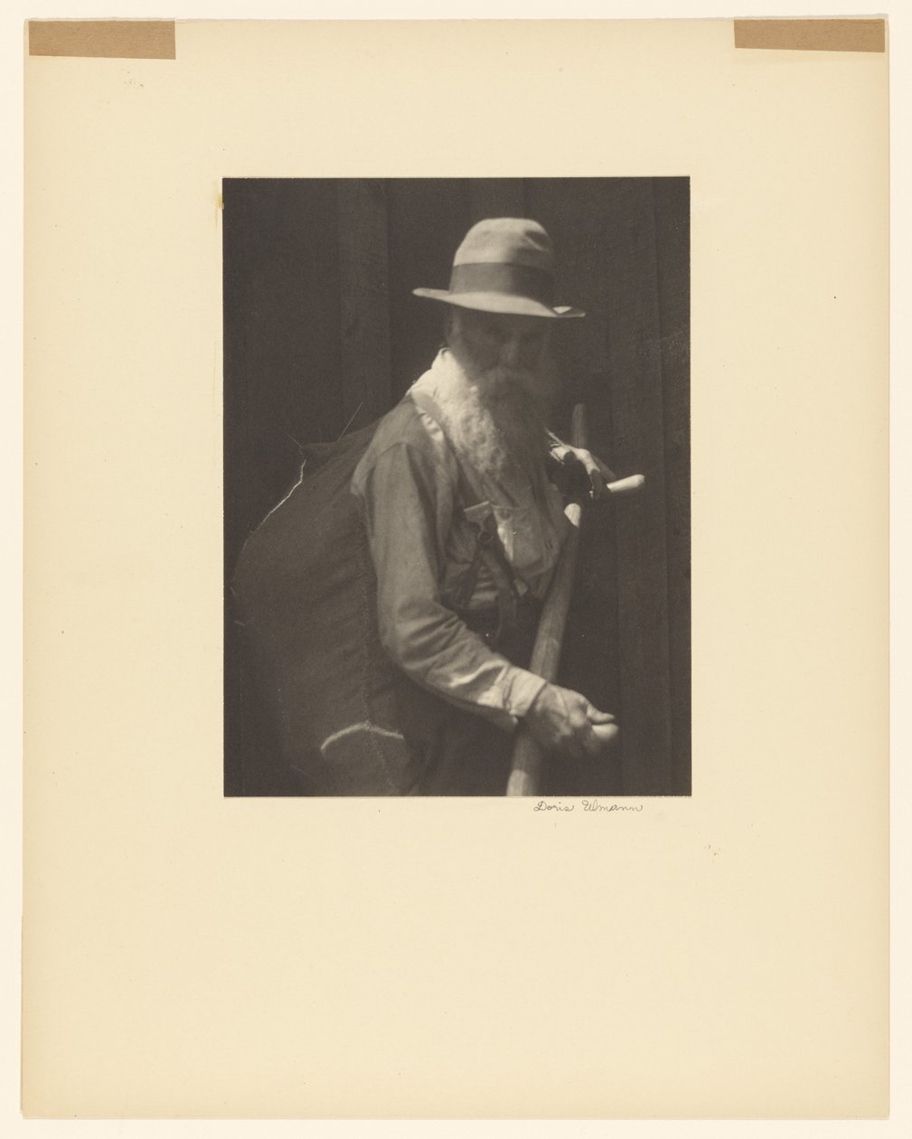 [Contadino con falce] da Doris Ulmann