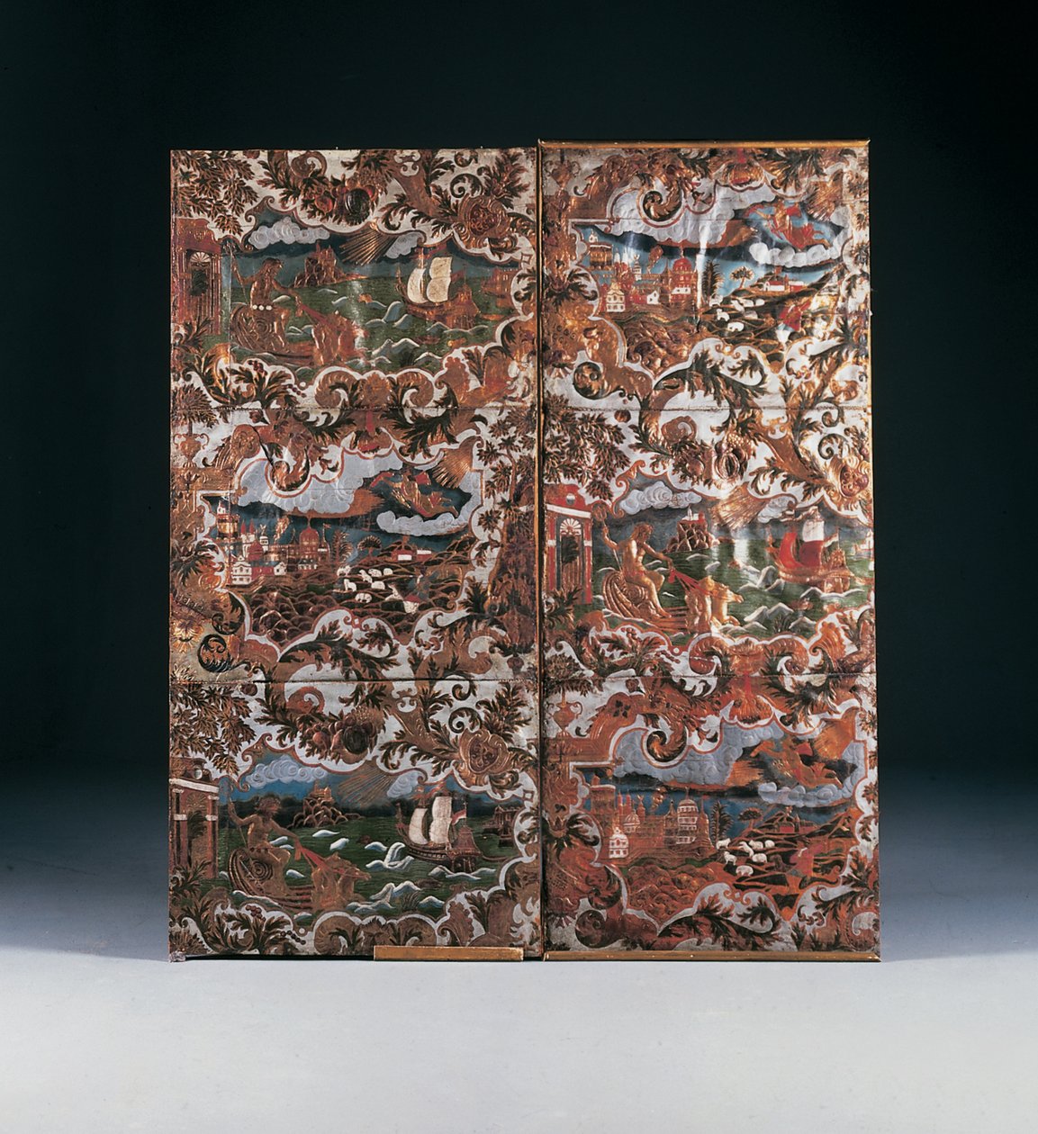 Pannelli decorati in rilievo e policromi, fine XVII secolo da Dutch School