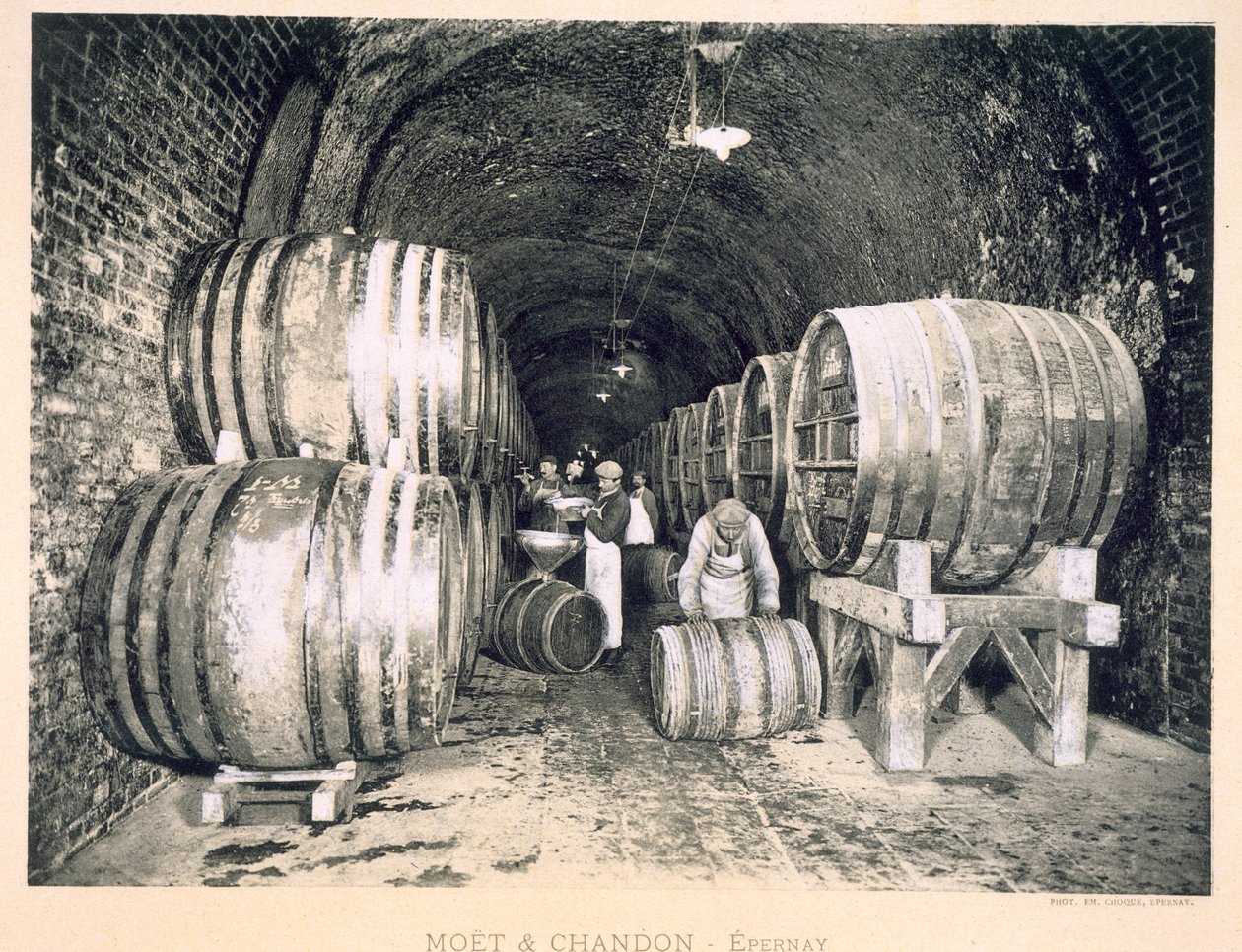 Versare il vino nelle botti, da 