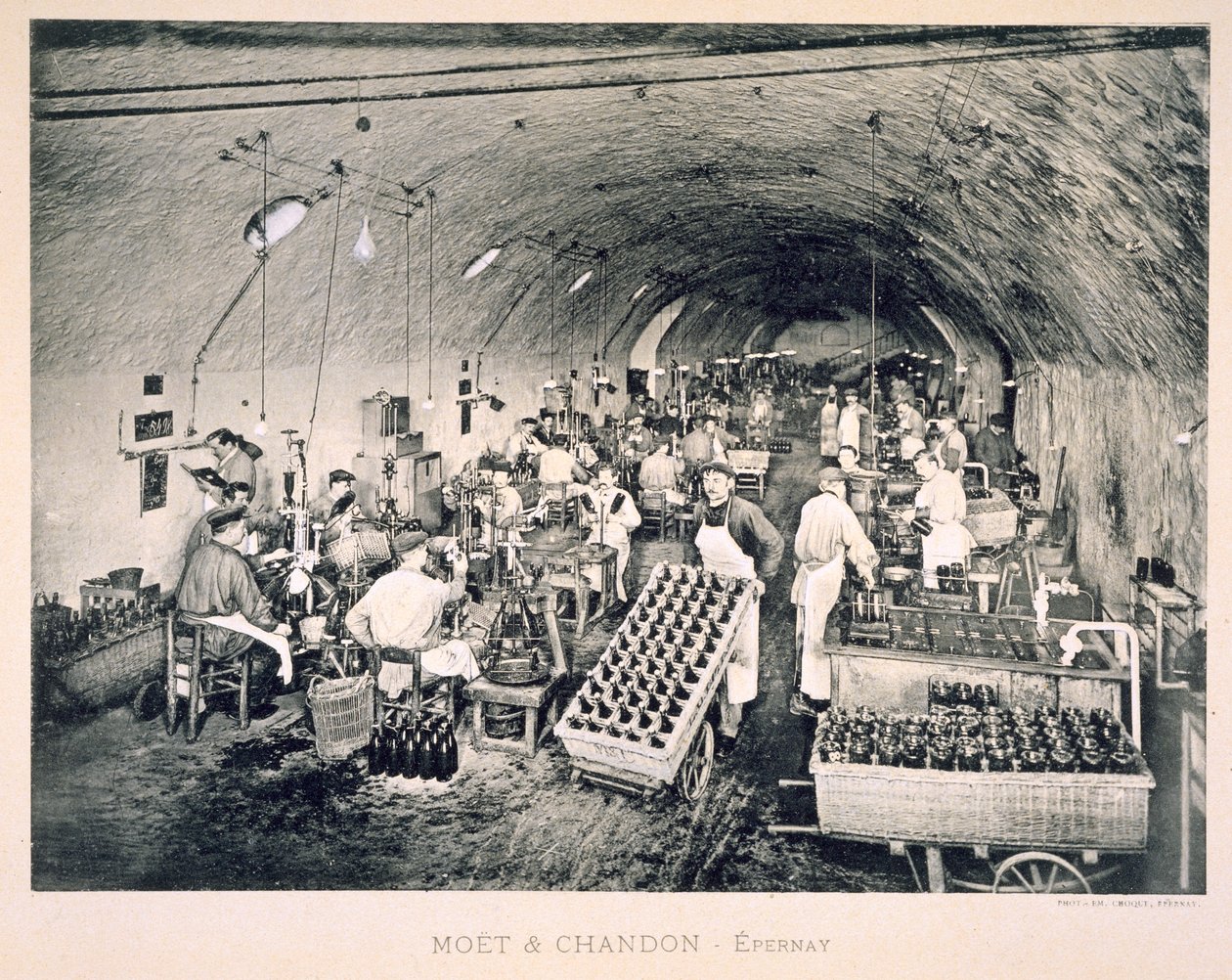 Sigillatura dello champagne imbottigliato, da 