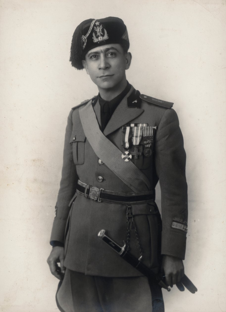 Album "MVSN- Camicie Nere": Maggiore Medico della Milizia da E. Ruggiani