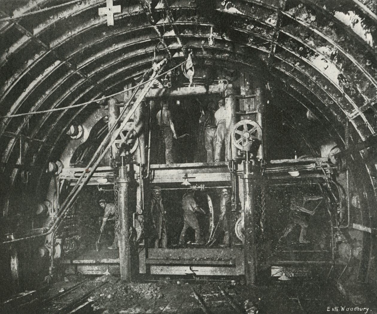 Scavando il tunnel per la Waterloo and City Railway da E. and S. Woodbury