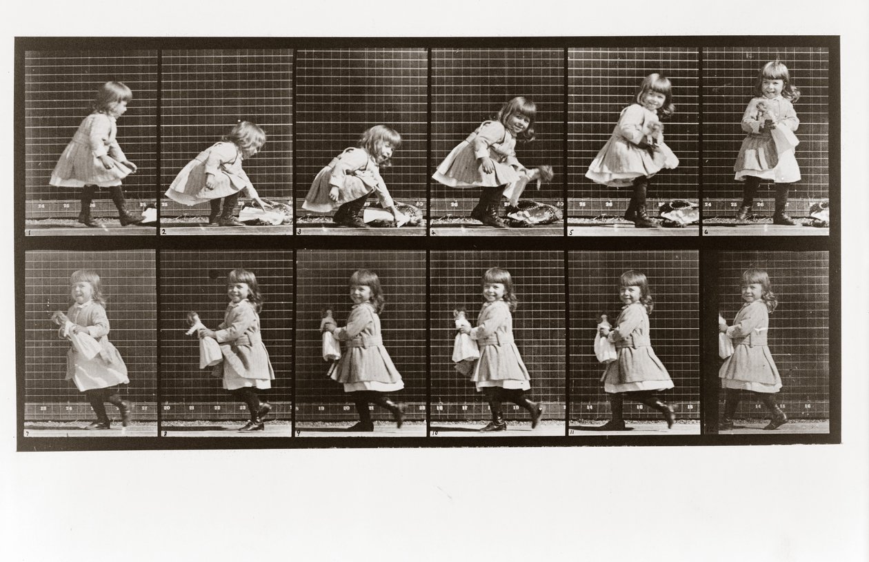 Bambino che gioca con una bambola, Tavola 481 da Animal Locomotion da Eadweard Muybridge