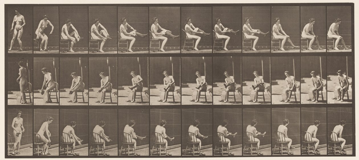 Piatto 418. Toilette, seduta e indossando calze da Eadweard Muybridge