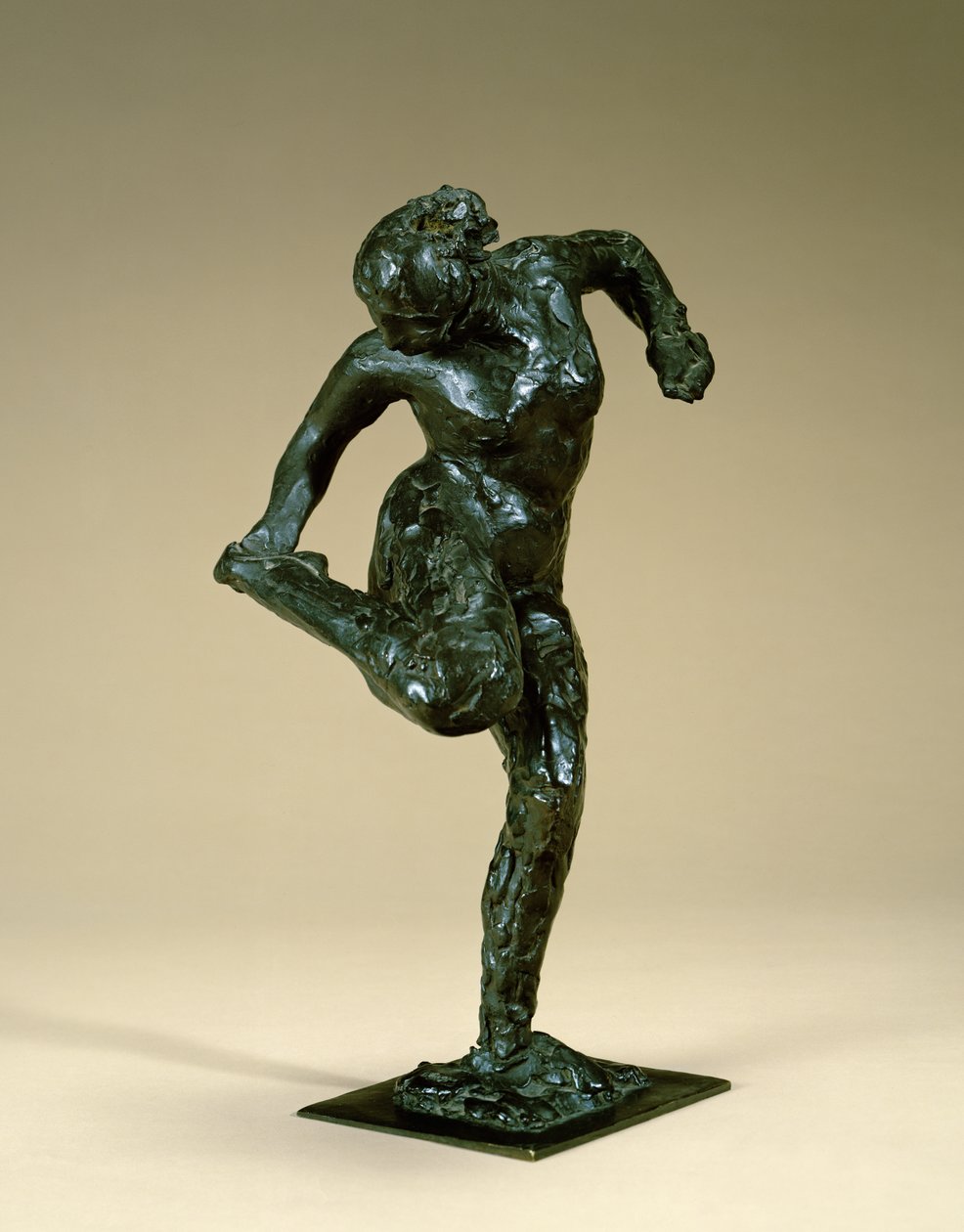 Danzatrice che tiene il piede, c.1900-10 da Edgar Degas