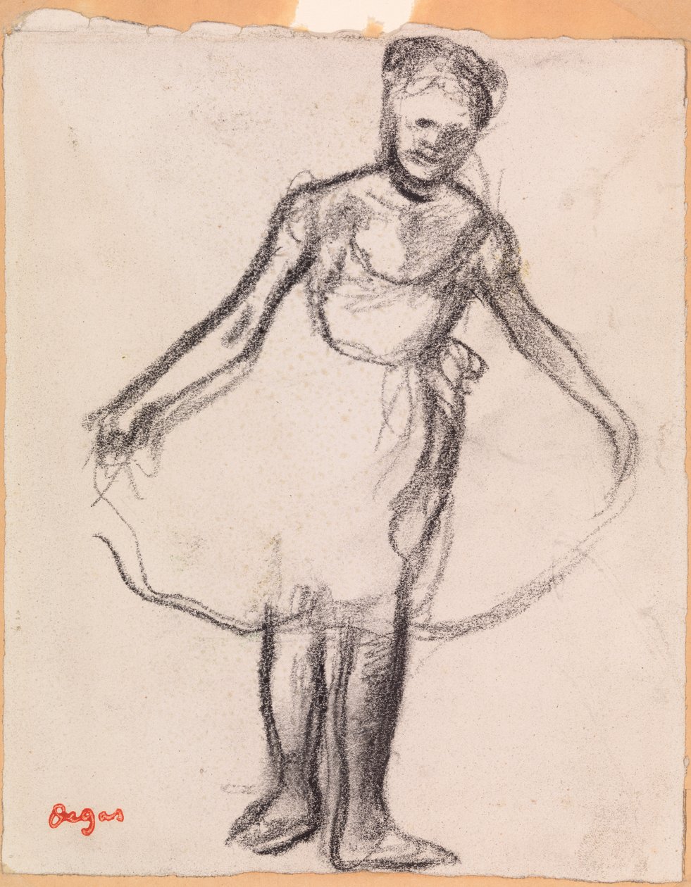 Ballerina in piedi che tiene la gonna del tutù da Edgar Degas