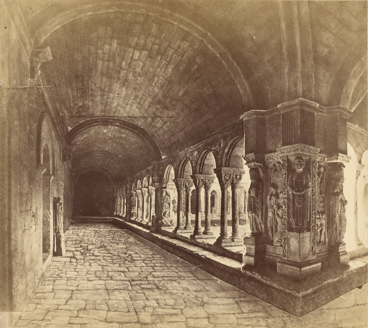 [Arles. Chiostro di San Trofimo] da Édouard Baldus