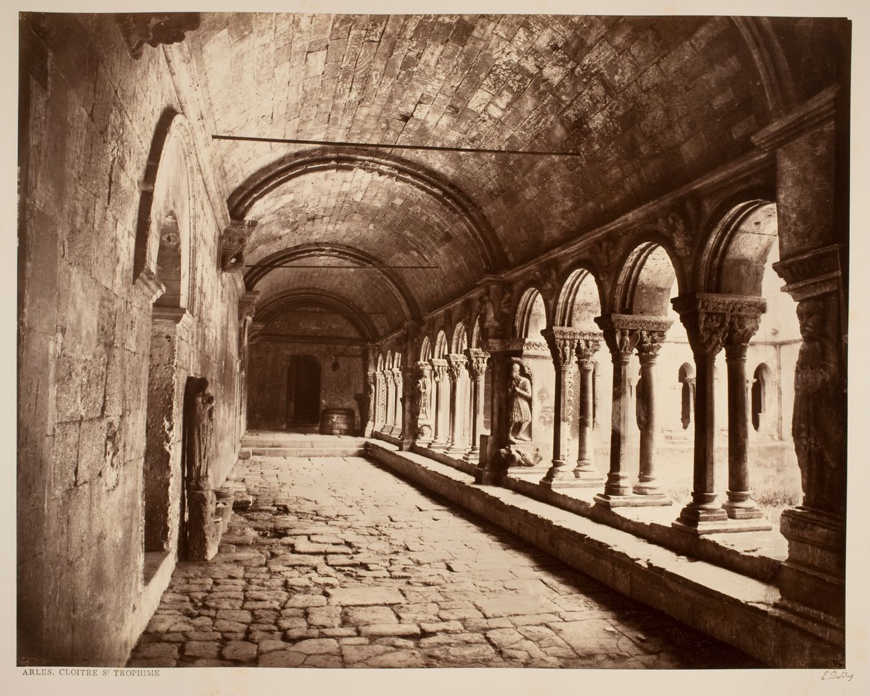 Arles. Chiostro di San Trofimo (galleria nord) da Édouard Baldus