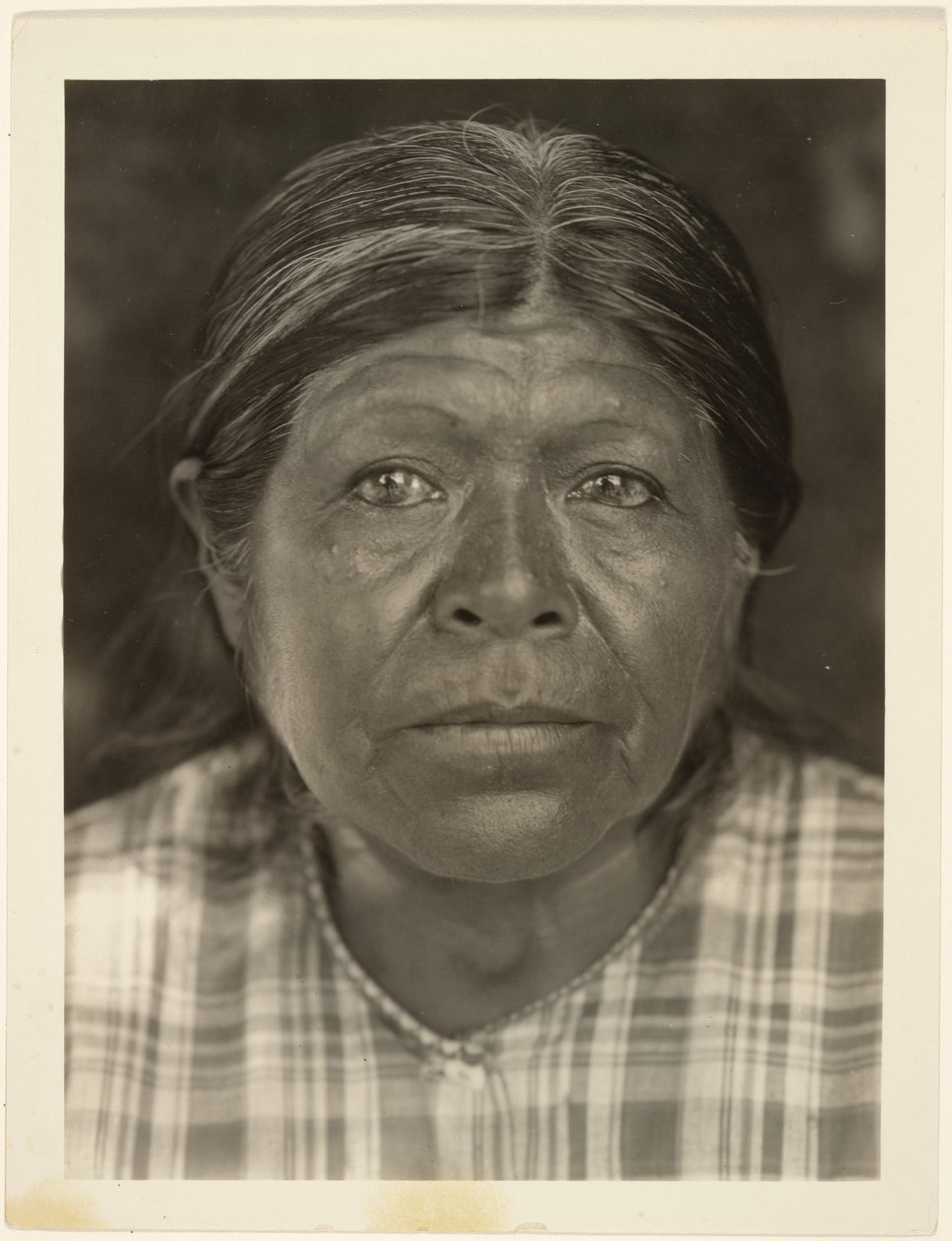Una matrona Chukchansi da Edward S. Curtis