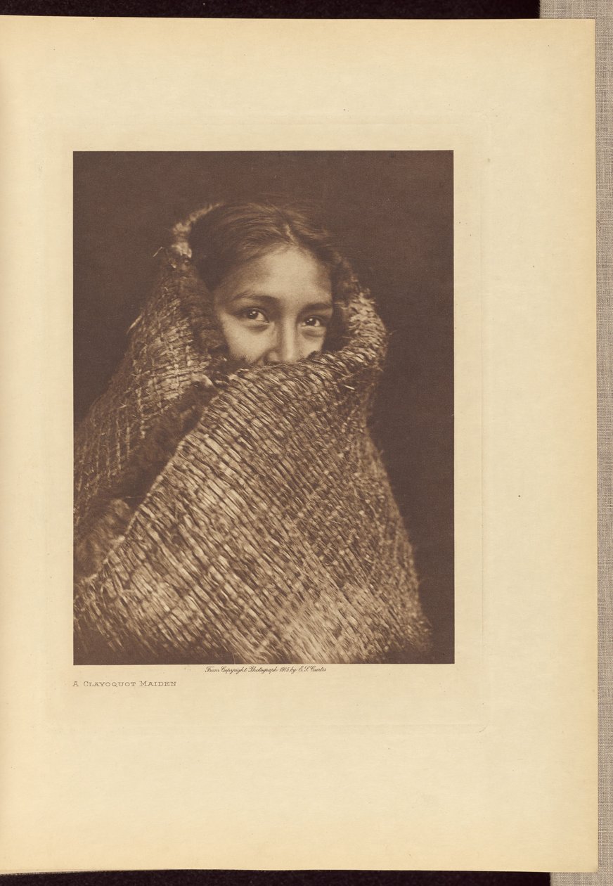 Una fanciulla di Clayoquot da Edward S. Curtis
