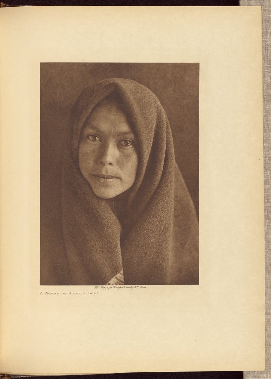 Una donna di Kiusta - Haida da Edward S. Curtis