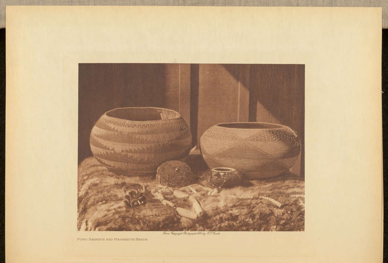Cestini Pomo e perline di magnesite da Edward S. Curtis