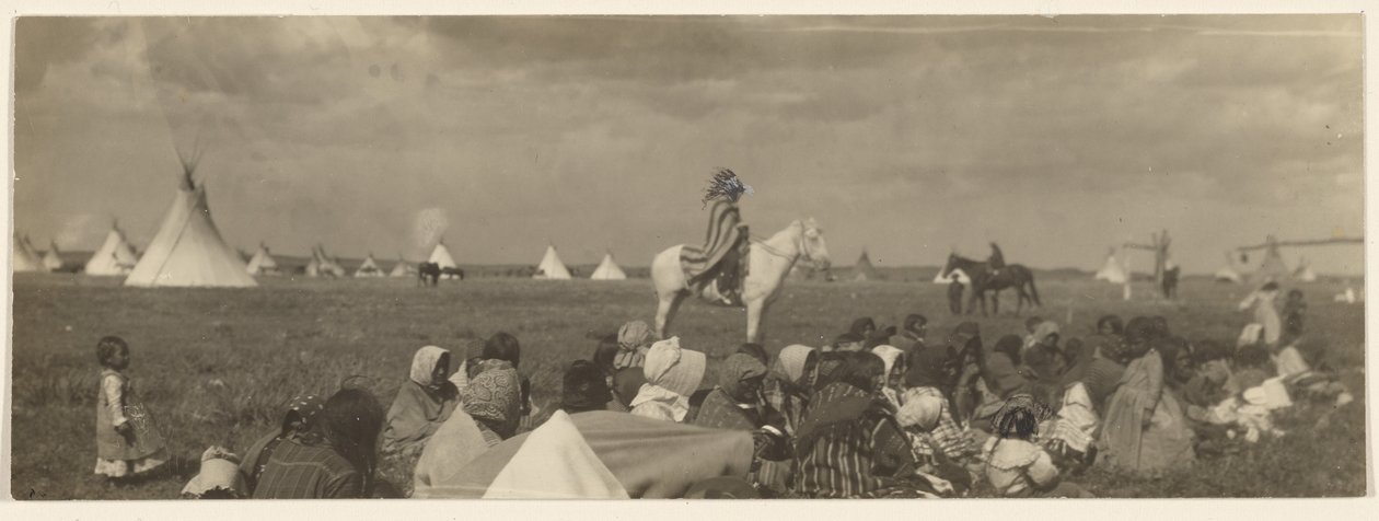 [The Crier - Piegan] da Edward S. Curtis