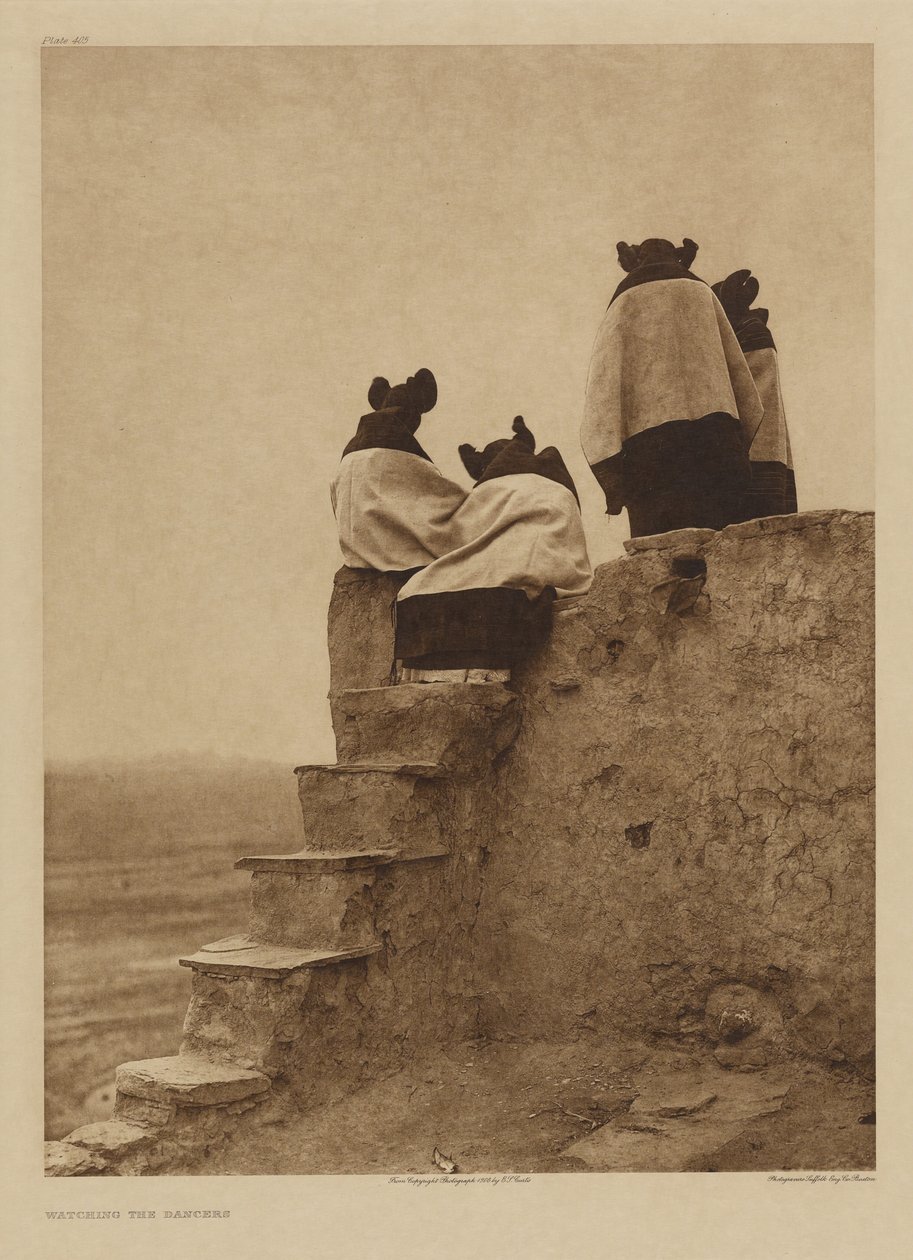 Osservando i danzatori da Edward S. Curtis