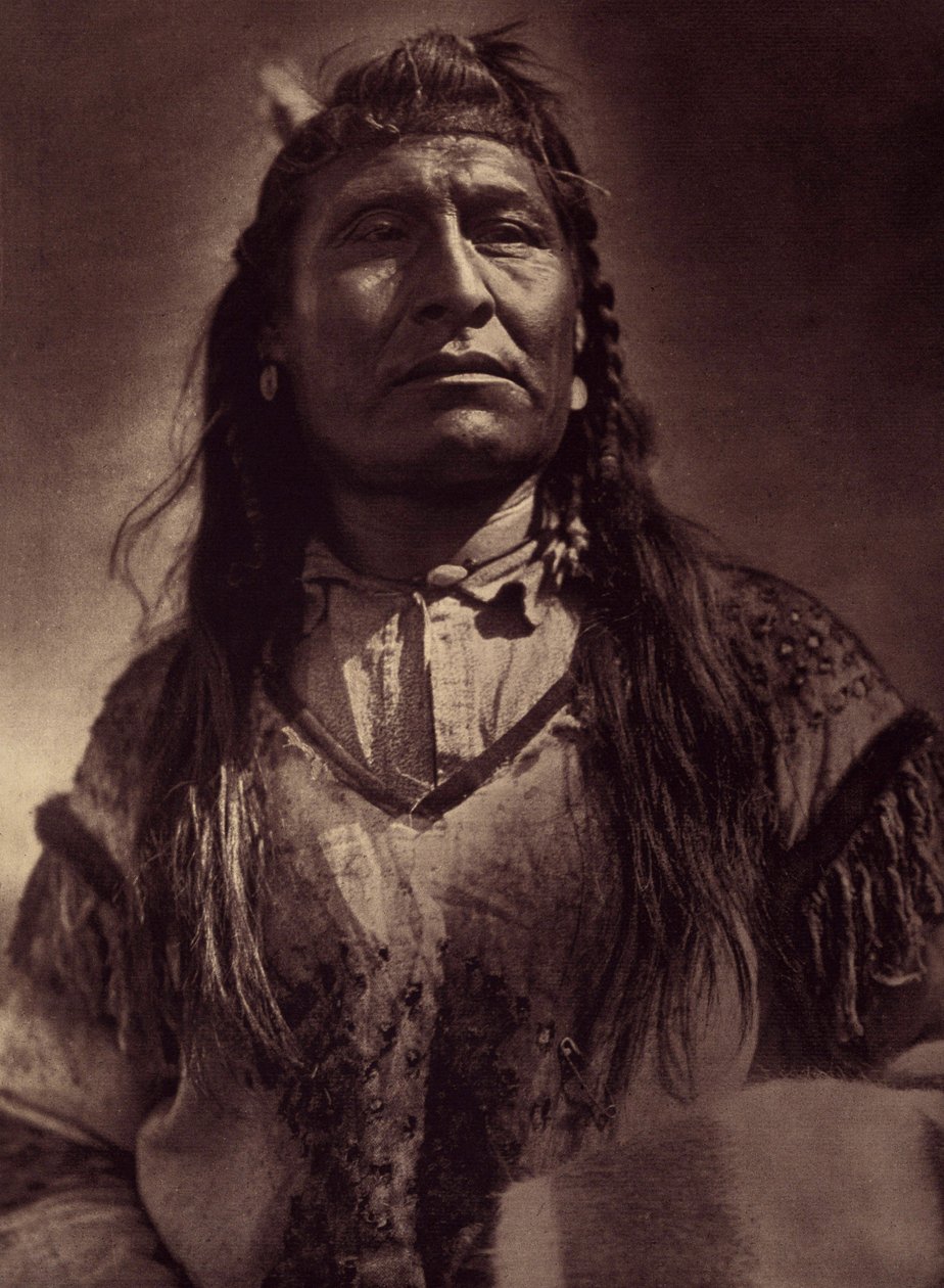 Nuovo petto, Indian Piegan. Foto tratta dal volume 6 dell