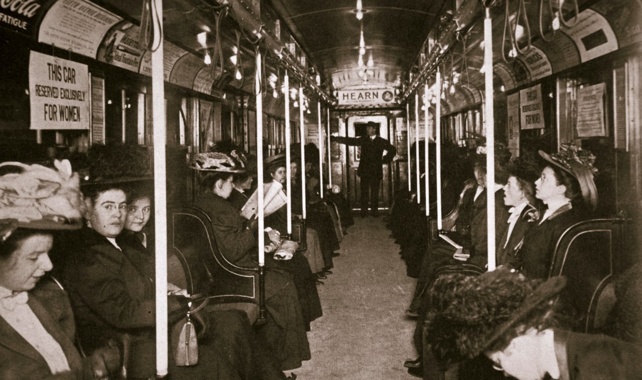 Treno della Metropolitana del Fiume Hudson, New York, USA da Edwin Levick