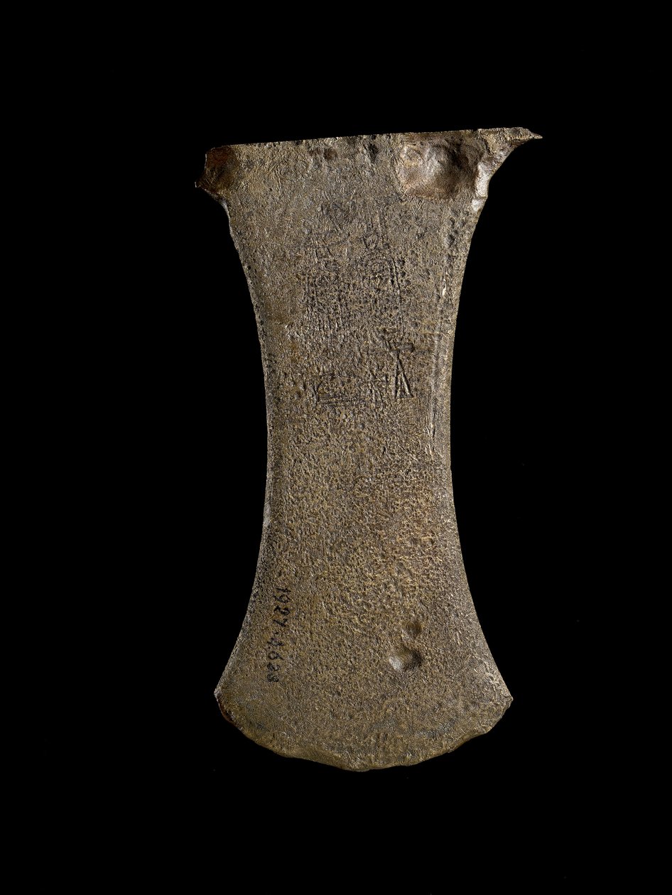 Ascia piatta in lega di rame con lati concavi da Egyptian 18th Dynasty