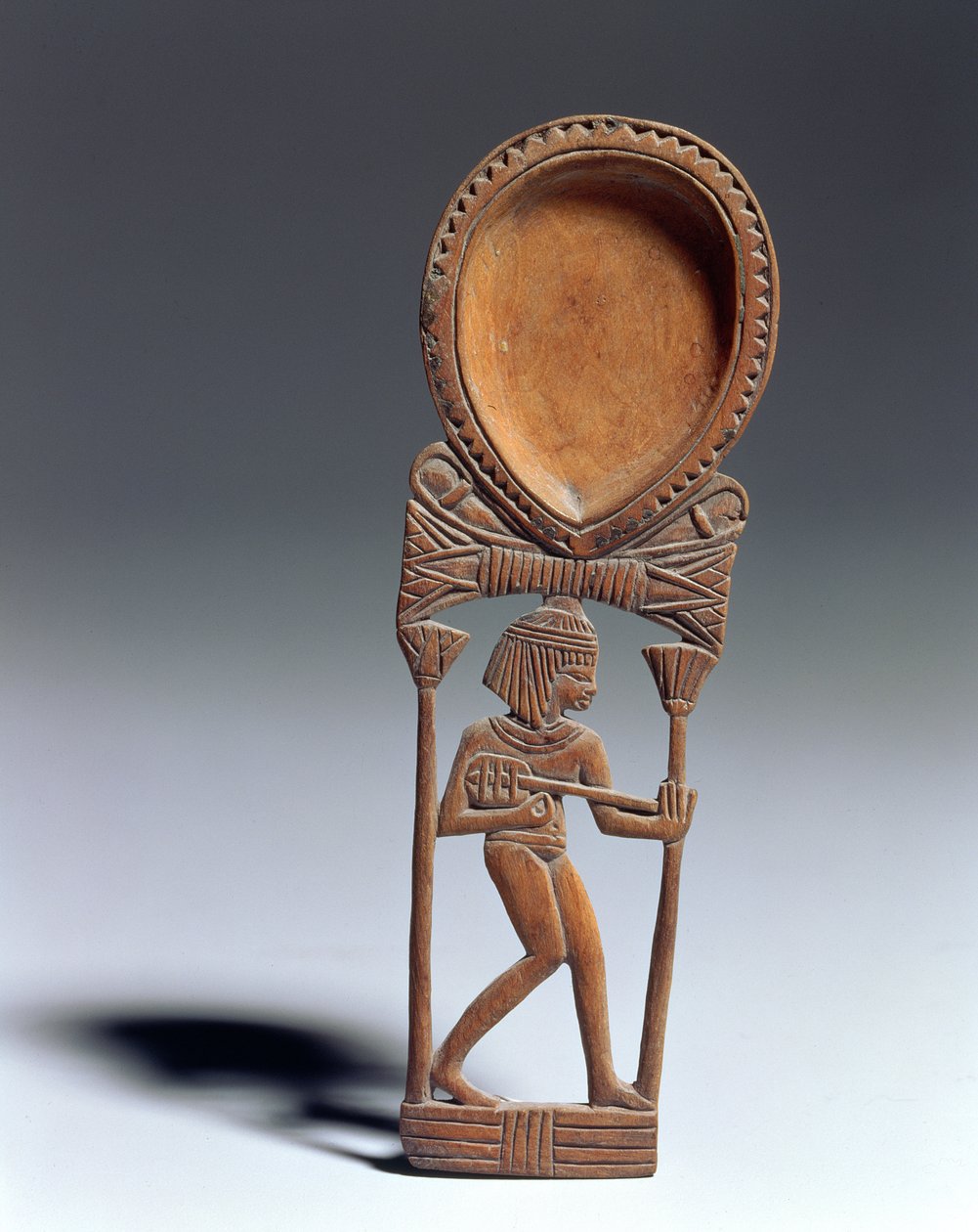 Cucchiaio cosmetico con una figura di liutista, Nuovo Regno da Egyptian 18th Dynasty