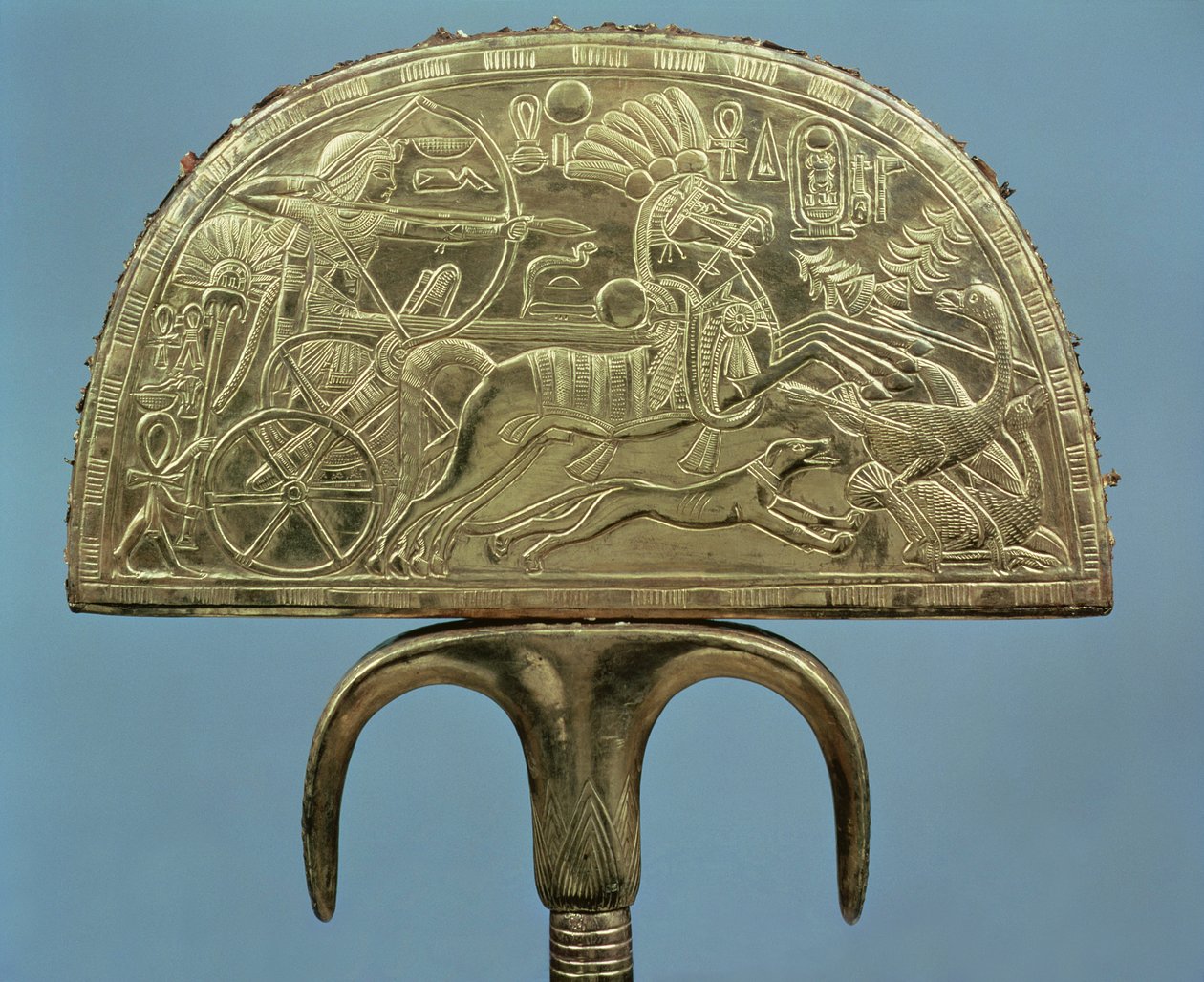 Ventaglio di piume di struzzo dalla tomba di Tutankhamon da Egyptian 18th Dynasty