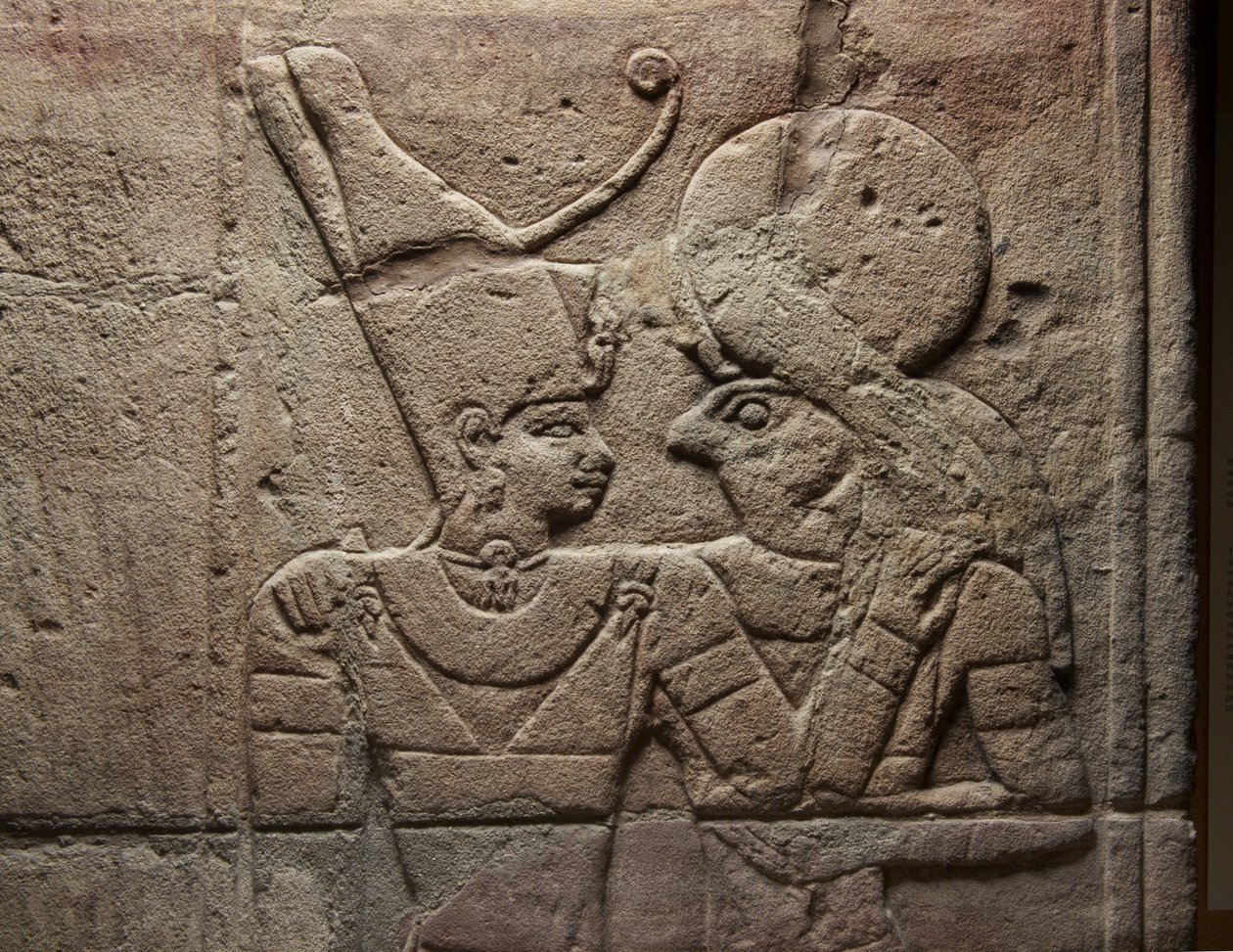Rilievo su un santuario eretto dal Faraone Taharqa nel cortile del Tempio di Amon costruito da lui a Kawa in Nubia, XXV Dinastia, Periodo Tardo, 690-64 a.C. (dettaglio) da Egyptian 25th Dynasty